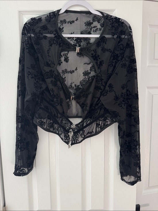 SHEIN Tops - SHEIN Black Sheer Floral Lace top